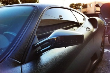 Những chiếc xe sang khoác “áo da”