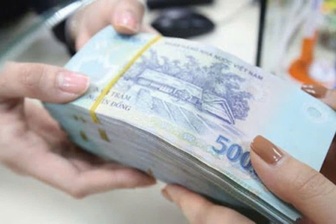 Cựu cán bộ hải quan ở TPHCM tiếp tay cho vụ buôn lậu 1,7 triệu lít dầu