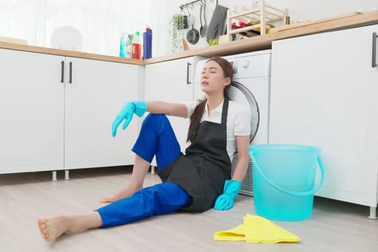 Về quê chồng ăn Tết, vợ tôi đòi dẫn theo giúp việc