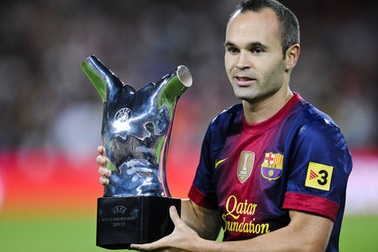Iniesta được bầu chọn là "Vua kiến tạo" năm 2012