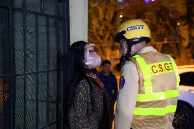 Xúc phạm công an trên Facebook, người phụ nữ bị phạt 7,5 triệu đồng