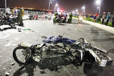 Đua xe, 3 người chết và bị thương 