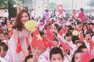 “Sao các con yêu cô giáo đến thế?”