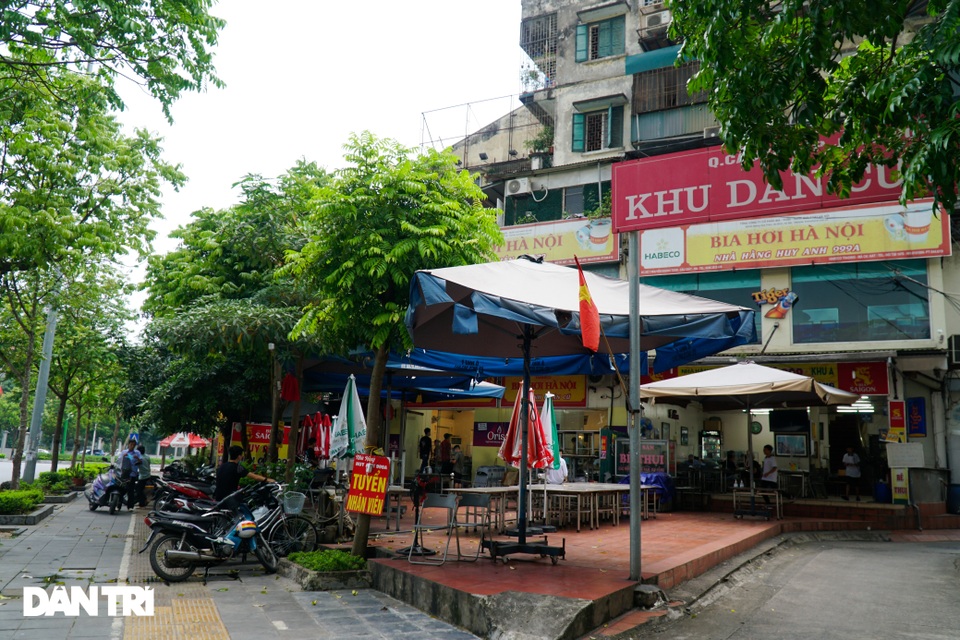 Hàng loạt quán bia ở Hà Nội gấp rút đóng cửa tạm thời vì dịch Covid-19 - 8 Hàng loạt quán bia ở Hà Nội gấp rút đóng cửa tạm thời vì dịch Covid-19 - 8