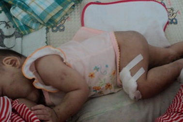 Cách ly, tạm giữ hình sự người mẹ hành hạ con ruột 9 tháng tuổi