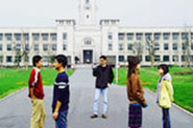 Cạm bẫy chờ… tân sinh viên 