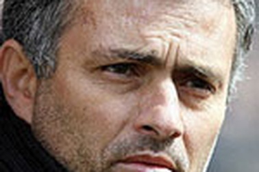Mourinho ngán cúm gà hơn MU