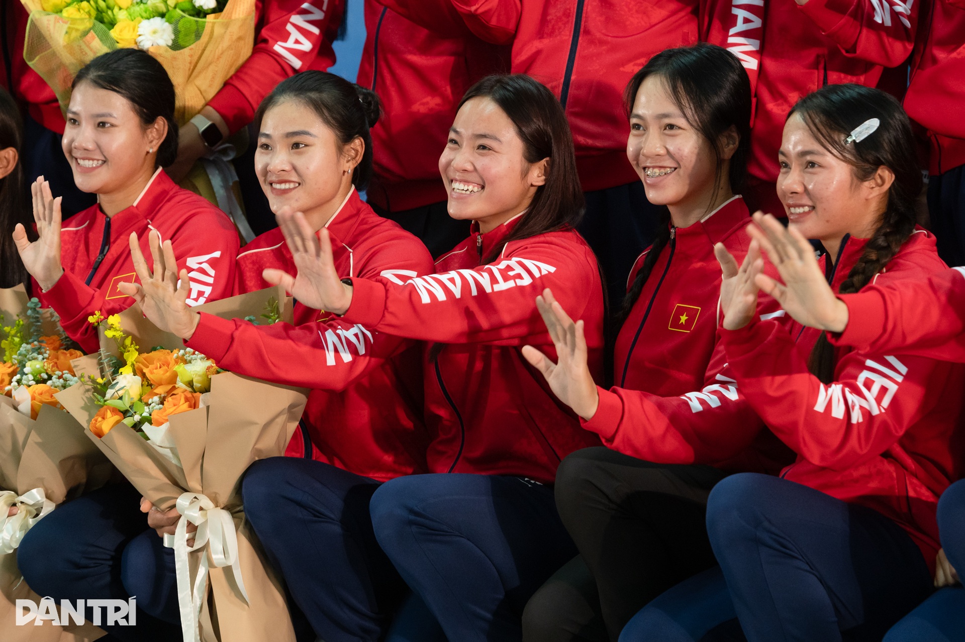 Đoàn Thể thao Việt Nam lên đường sang Thái Lan tham dự SEA Games - 7 Đoàn Thể thao Việt Nam lên đường sang Thái Lan tham dự SEA Games - 7
