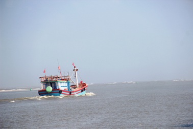 Động viên ngư dân bám biển trước lệnh cấm đánh bắt của Trung Quốc