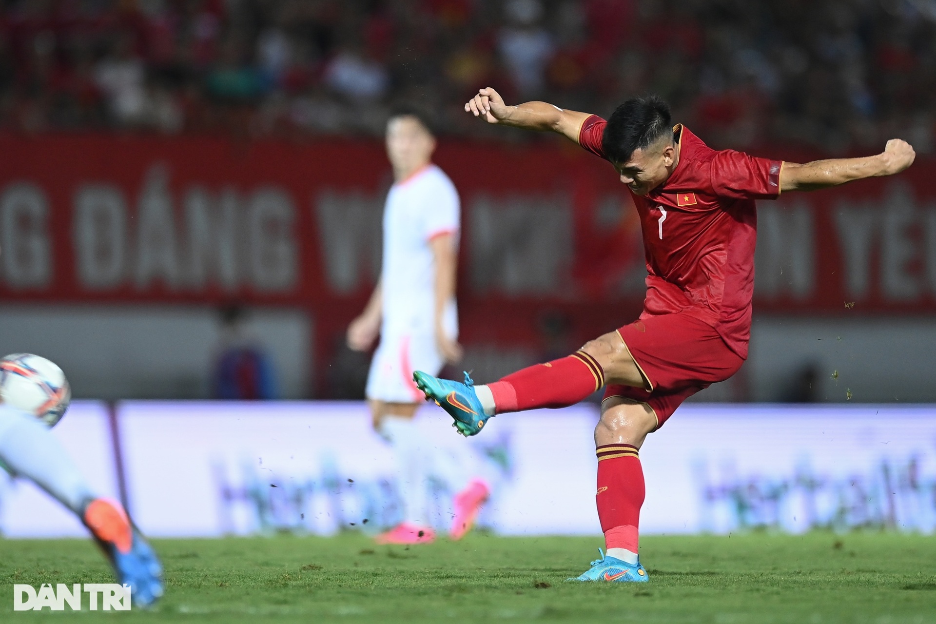 Màn trình diễn của Quang Hải trong ngày HLV Troussier ra mắt - 15