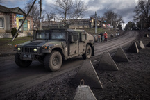 Nga bao vây thành phố chiến lược ở miền Đông Ukraine