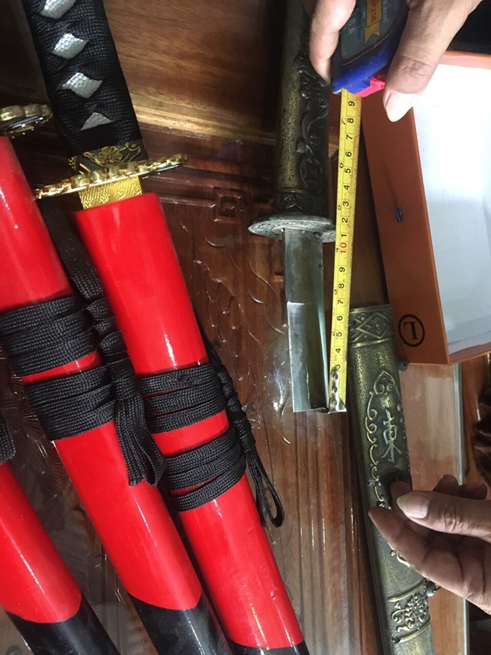 Bắt trùm cờ bạc “thủ” nhiều vũ khí nóng trong nhà - 4 Bắt trùm cờ bạc “thủ” nhiều vũ khí nóng trong nhà - 4