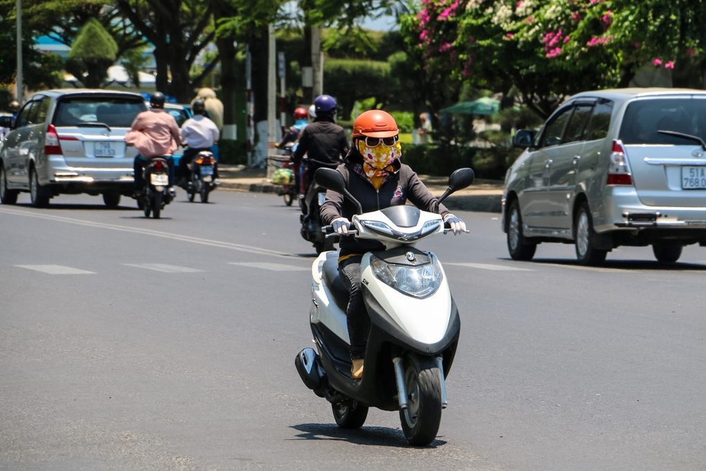 Nắng nóng, nồm ẩm, làm thế nào để nhịp sống không bị ảnh hưởng? - 1 Nắng nóng, nồm ẩm, làm thế nào để nhịp sống không bị ảnh hưởng? - 1