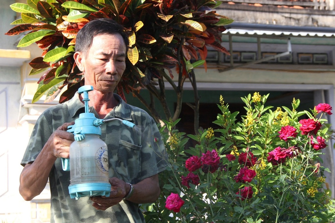 Luống rau, mái nhà mới nơi người dân hứng chịu cơn lũ lịch sử - 7 Luống rau, mái nhà mới nơi người dân hứng chịu cơn lũ lịch sử - 7