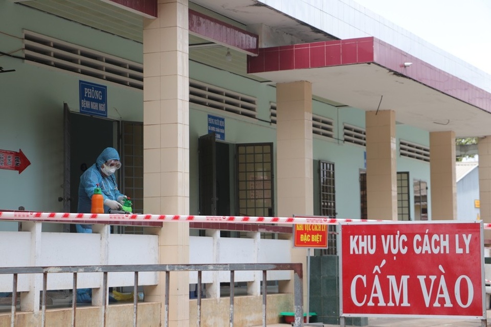 Cách ly hàng loạt người tiếp xúc gần hai ca mắc Covid-19 - 2 Cách ly hàng loạt người tiếp xúc gần hai ca mắc Covid-19 - 2