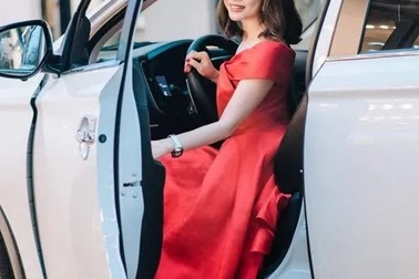 “Mẹ bỉm sữa” xây biệt thự sắm xế 2 tỷ nhờ kinh doanh mỹ phẩm