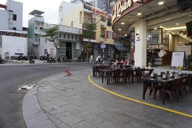 Vỉa hè thành "sân riêng", Quy Nhơn mạnh tay lập lại trật tự