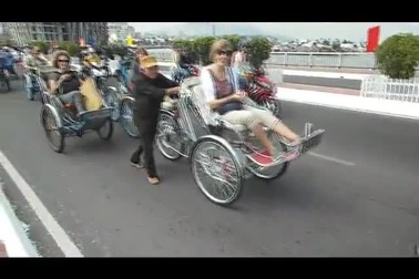 Tàu du lịch quốc tế “xông đất” Nha Trang sáng mùng 1 Tết