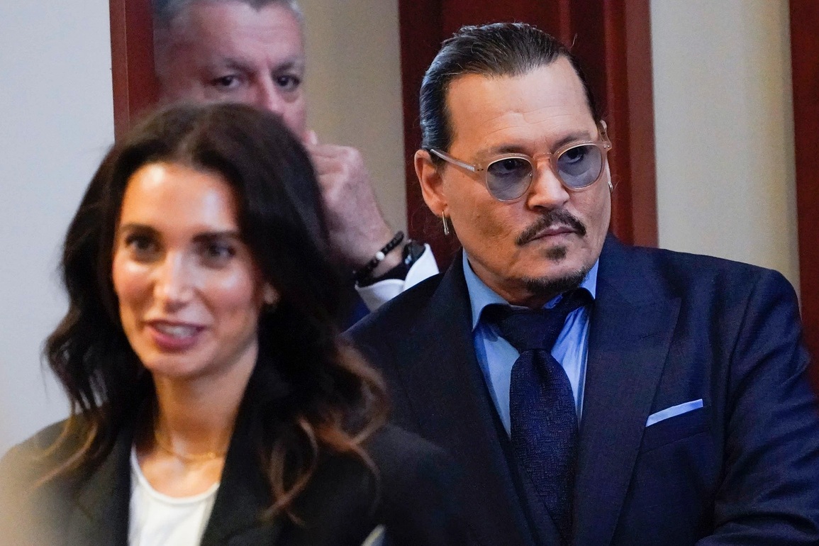 Chúng ta có lỗi vì theo dõi Depp - Heard như... xem phim nóng tập thể - 2 Chúng ta có lỗi vì theo dõi Depp - Heard như... xem phim nóng tập thể - 2