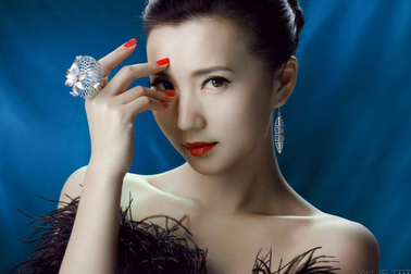 Cú chuyển mình ấn tượng của mỹ nhân "vạn người mê" tuyên bố chỉ lấy đại gia