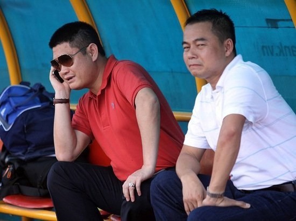 Soi túi tiền trồi sụt của những ông bầu nổi danh làng bóng đá Việt - 2 Soi túi tiền trồi sụt của những ông bầu nổi danh làng bóng đá Việt - 2
