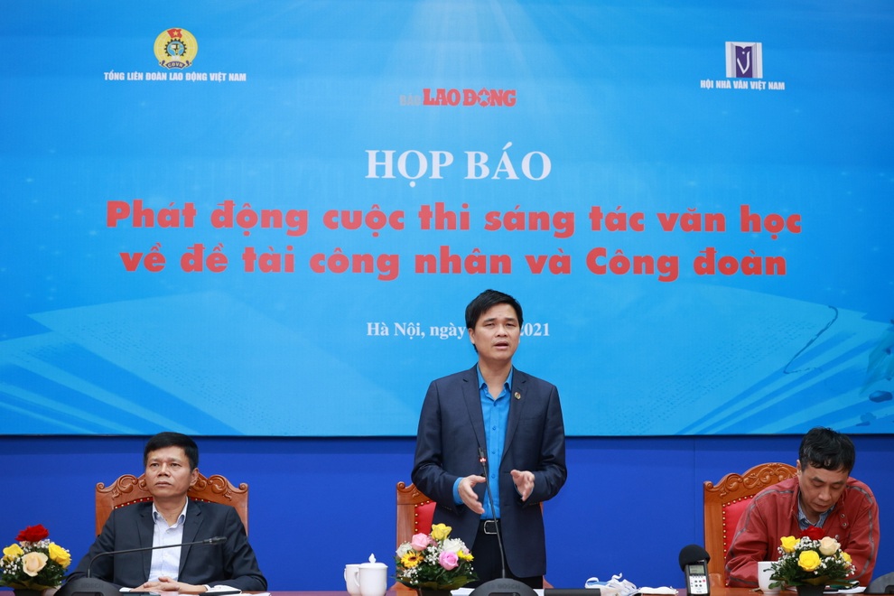Covid-19 phát lộ nhiều câu chuyện về người công nhân - 1 Covid-19 phát lộ nhiều câu chuyện về người công nhân - 1
