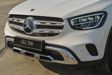 Đập phá chiếc Mercedes GLC 200 bằng gậy golf vì mâu thuẫn