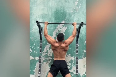 Sam Asghari chia sẻ hình ảnh bản thân tập luyện giảm cân