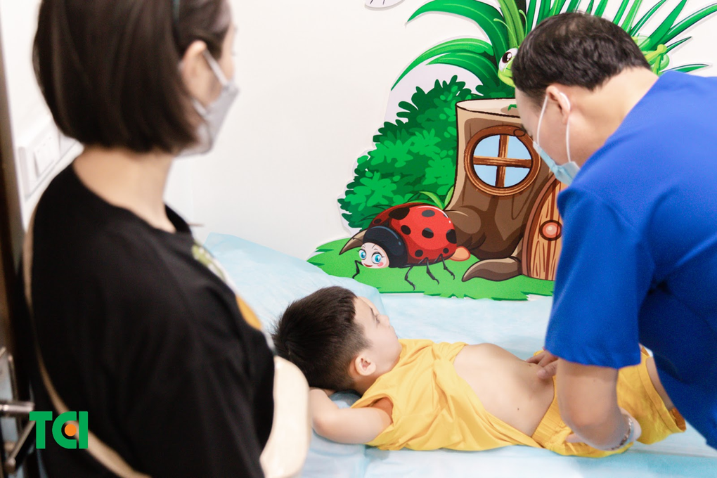 Viêm hạch mạc treo - nguyên nhân gây ra cơn đau bụng mơ hồ ở trẻ - 1 Viêm hạch mạc treo - nguyên nhân gây ra cơn đau bụng mơ hồ ở trẻ - 1