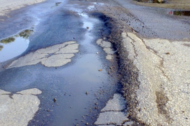 Vụ "đường trăm tỷ" xuống cấp: Chủ đầu tư "treo" lời hứa sửa chữa