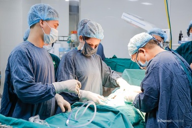 Hài hước vợ đẻ xong không muốn xuất viện