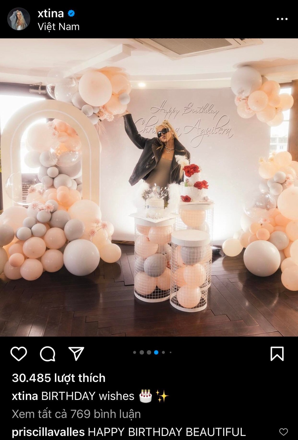 Ngôi sao Christina Aguilera đi trực thăng, lướt du thuyền ở Hạ Long - 2 Ngôi sao Christina Aguilera đi trực thăng, lướt du thuyền ở Hạ Long - 2