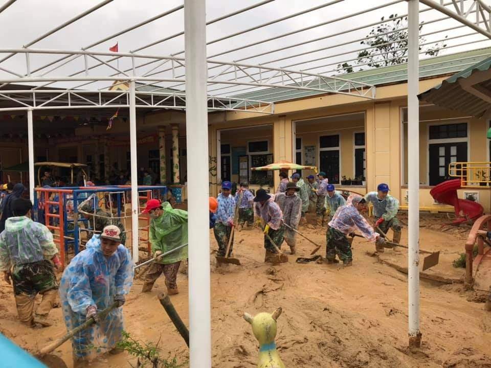 Tuổi trẻ “vực dậy” dải đất vùng biên giới bị thiệt hại nặng do mưa lũ - 15 Tuổi trẻ “vực dậy” dải đất vùng biên giới bị thiệt hại nặng do mưa lũ - 15