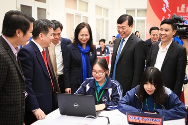 Khai mạc Hội thi “Ánh sáng soi đường” dành cho sinh viên