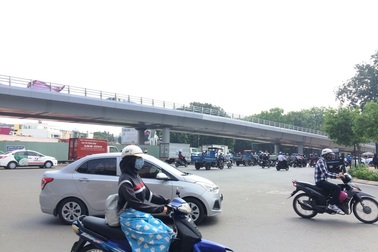 Thông xe cầu vượt “giải cứu” giao thông Tân Sơn Nhất