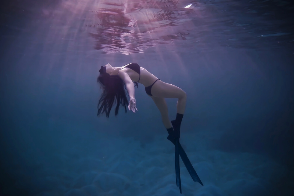 Chấp nhận bị rám nắng, chi hàng chục triệu đồng để hòa mình dưới đại dương