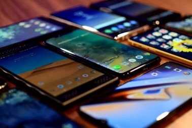 Huawei, Samsung, Apple chiếm gần 90% thị phần smartphone cao cấp toàn cầu