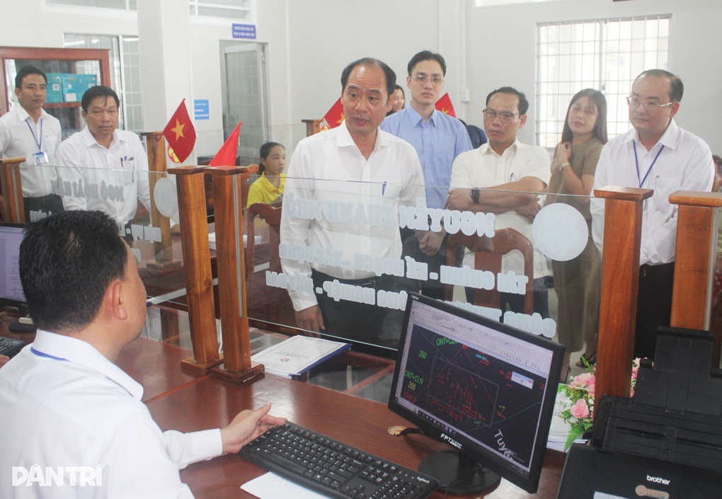 Cung ứng dịch vụ công thật tốt để mang lại sự hài lòng cho người dân - 2 Cung ứng dịch vụ công thật tốt để mang lại sự hài lòng cho người dân - 2