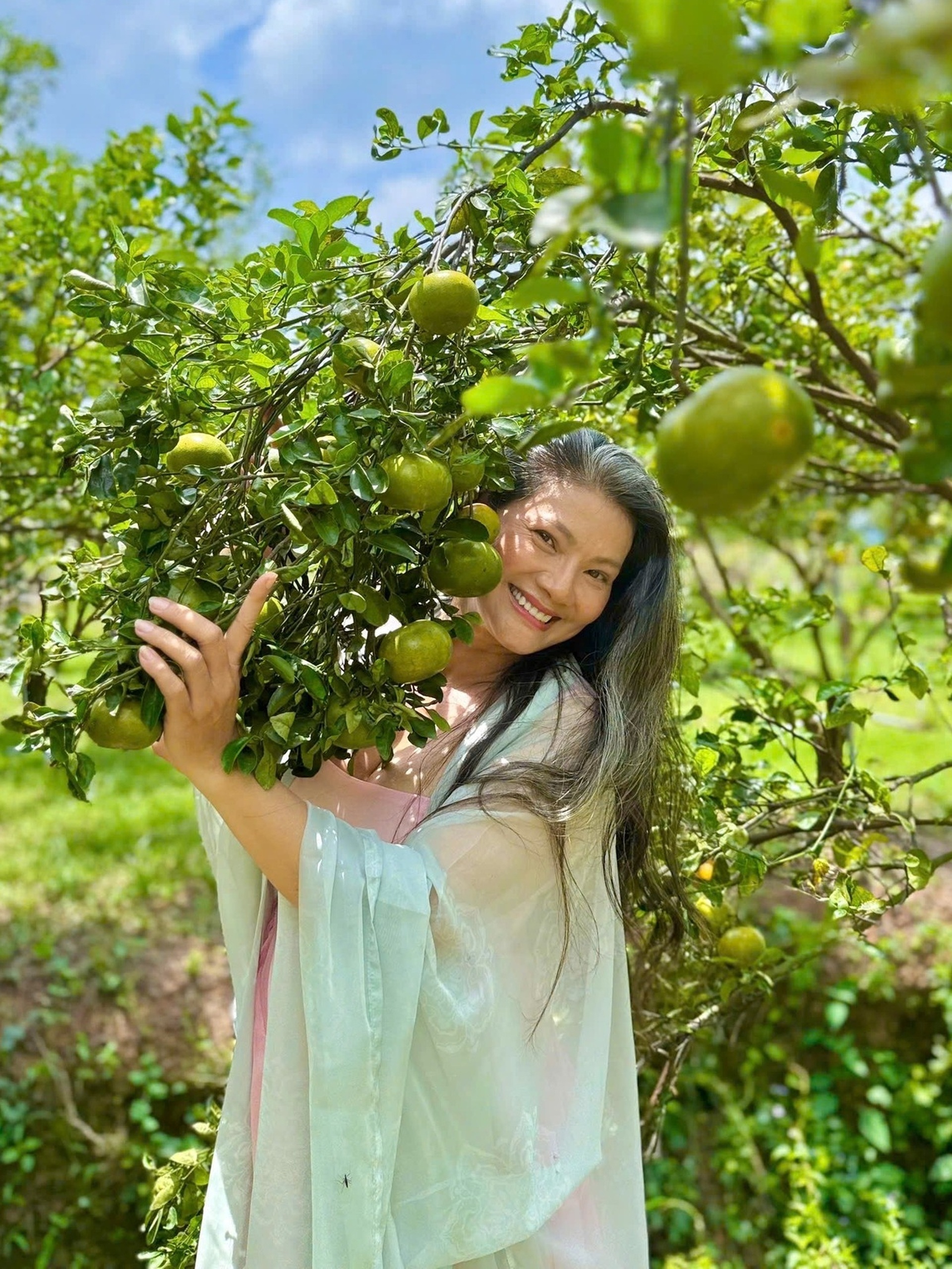 Kiều Trinh làm nông dân ở nhà vườn 5.000m2, công khai bạn trai tuổi 49 - 4