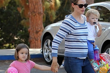 Ngôi sao “Bí danh” mang bầu lần 4?