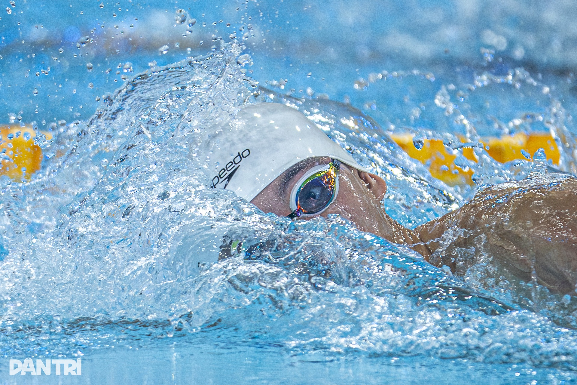O irmão mais novo de Ánh Viên destrona a irmã mais velha e conquista a medalha de ouro nos 33º Jogos do Sudeste Asiático - 12 Em trai Ánh Viên soán ngôi đàn anh, giành HCV SEA Games 33 - 12
