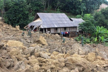 Tìm thấy một phần thi thể trong vụ sạt lở ở Hòa Bình