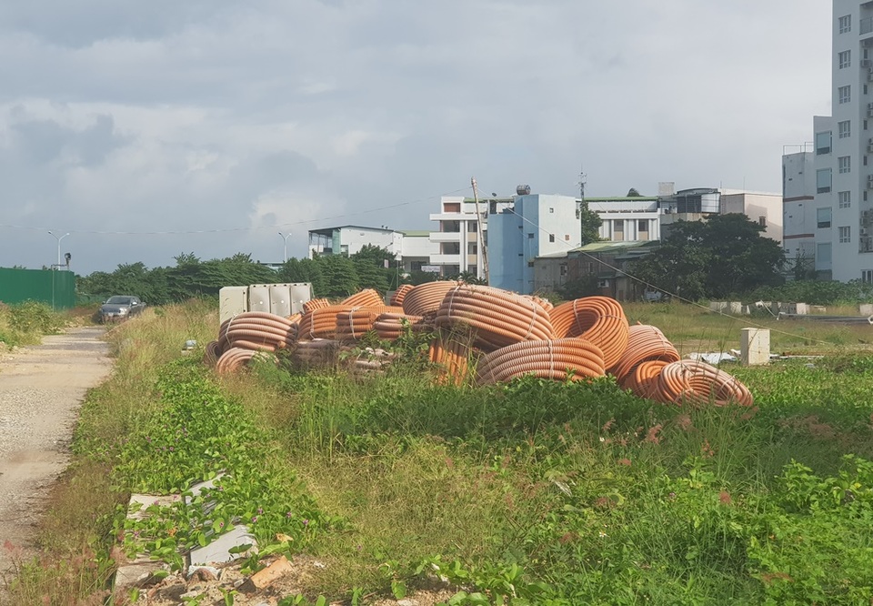 Dự án “đất vàng” ven sông Cái Nha Trang bị bỏ hoang, có nguy cơ ô nhiễm - 5 Dự án “đất vàng” ven sông Cái Nha Trang bị bỏ hoang, có nguy cơ ô nhiễm - 5