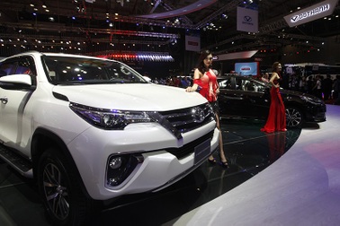 Mua ô tô bên thế chấp giữ giấy tờ gốc: Chờ ý kiến Thủ tướng