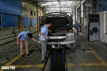 Giả danh cán bộ trung tâm đăng kiểm lừa chủ phương tiện mua bảo hiểm