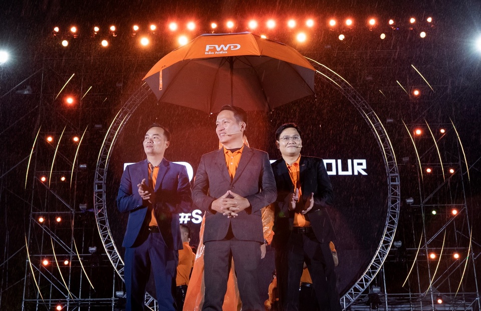 Lần đầu tiên, tư vấn tài chính chiếm sóng FWD Music Tour để cảm ơn khách hàng - 3 Lần đầu tiên, tư vấn tài chính chiếm sóng FWD Music Tour để cảm ơn khách hàng - 3