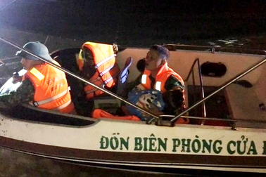 Vụ cha ôm con nhảy cầu Cửa Đại: Tìm thấy thi thể bé gái 6 tuổi