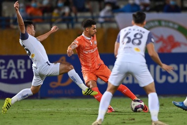 CLB Hà Nội thua sốc Bình Định trong ngày HLV Park Choong Kyun ra mắt