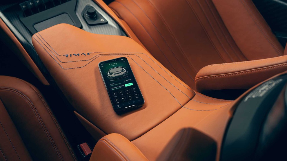 Siêu xe chạy điện Rimac Nevera gây choáng không chỉ bởi giá bán 2 triệu EUR - 18 Siêu xe chạy điện Rimac Nevera gây choáng không chỉ bởi giá bán 2 triệu EUR - 18