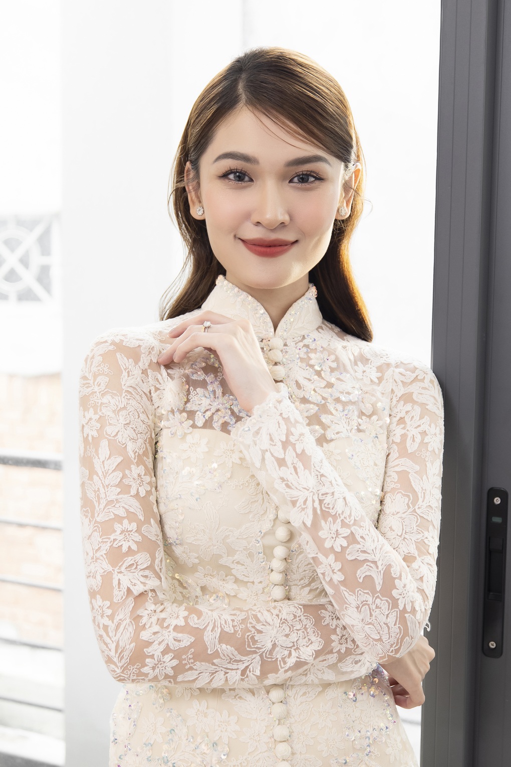 Lộ diện chồng doanh nhân của Á hậu Thùy Dung và dàn phù dâu toàn mỹ nhân - 1 Lộ diện chồng doanh nhân của Á hậu Thùy Dung và dàn phù dâu toàn mỹ nhân - 1